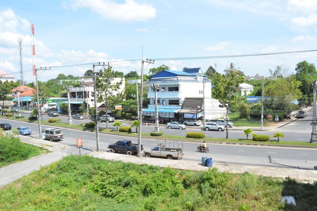 فندق كرابي إن آند أوم Krabi town المظهر الخارجي الصورة